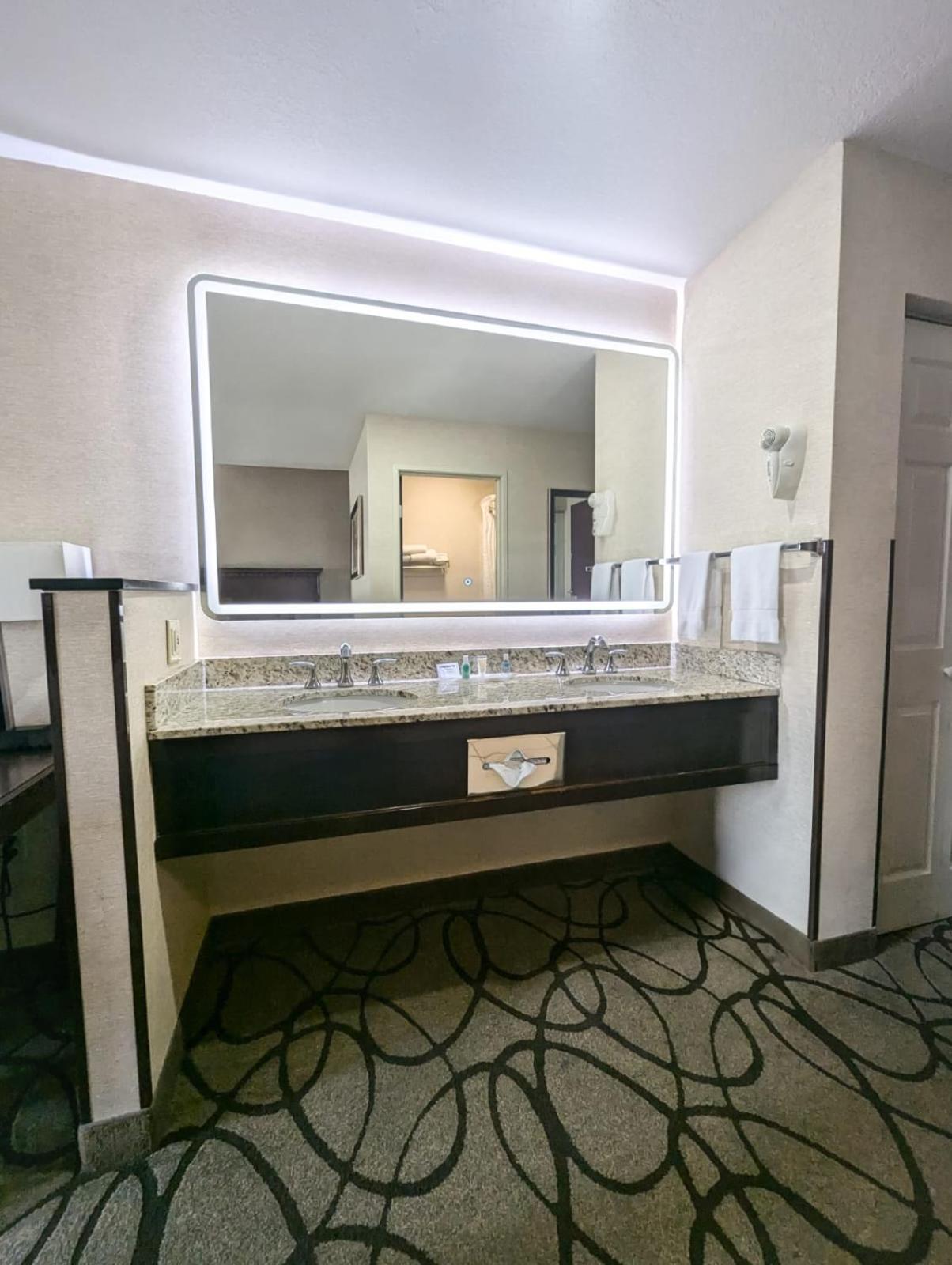 Comfort Suites Airport Salt Lake City Bagian luar foto